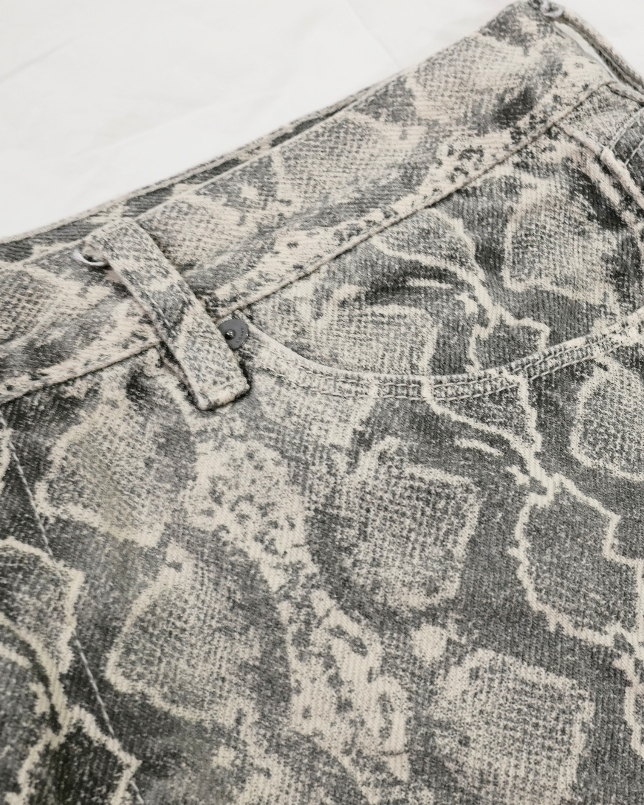 2010s Blank NYC Cream Black Snake Print Mini Skirt